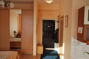 Квартиры Иркутска на месяц, квартира-студия Дальневосточная 144 на месяц - снять