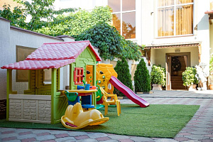 Гостевые дома Геленджика для отдыха с детьми, "Akropol" для отдыха с детьми - забронировать номер