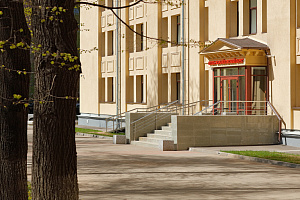 Гостевые дома Московской области с бассейном, "Измайловский Парк" с бассейном - забронировать номер