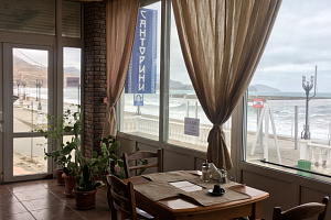 Отели Коктебеля рядом с пляжем, "Санторини" рядом с пляжем - забронировать номер