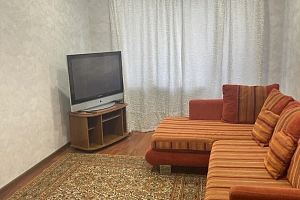 Квартиры Каменск-Шахтинского на месяц, "Уютная в центре города" 2х-комнатная на месяц - снять