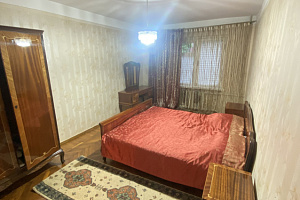 Квартиры Сухума на месяц, 3х-комнатная Гумская 2 на месяц - фото