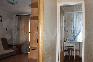 2х-комнатная квартира Максима Горького 23