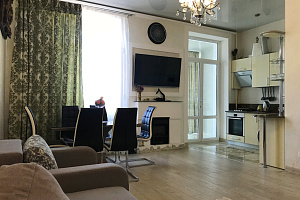 3х-комнатная квартира Нахимова 10