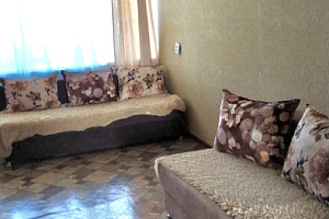 Мотели в Кунгуре, 3х-комнатная Красногвардейцев 81 мотель - раннее бронирование