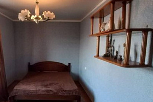 Квартиры Сухума на месяц, 2х-комнатная Инал-Ипа 6 кв 47 на месяц - фото