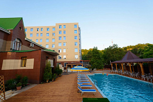 Гостиницы Ольгинки с бассейном, "Кипарис" с бассейном - раннее бронирование