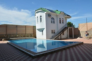 Гостевые дома Коктебеля с бассейном, "Green House" с бассейном - забронировать номер