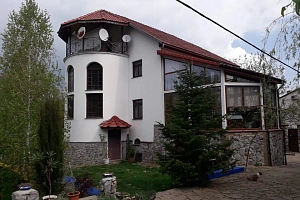 Дома Крыма с бассейном, "Уютный" коттедж под-ключ с бассейном