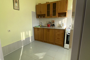 Квартиры Абхазии с кухней, 2х-комнатная Гулиа 200 с кухней - снять