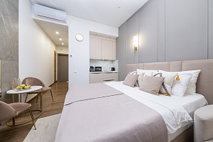 Апартаменты в апарт-отеле "Mirror Light"