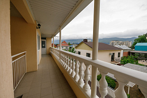 Гостевые дома Геленджика с балконом, "Золотой Песок" с балконом - забронировать номер