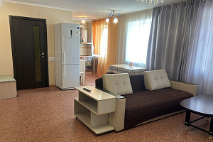 Гостиницы Новосибирска рядом с автовокзалом, 3х-комнатная Дуси Ковальчук 272/4 у автовокзала - раннее бронирование