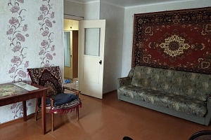 Гостиницы Алексина с собственным пляжем, 4х-комнатная 50 лет ВЛКСМ 8/а с собственным пляжем - фото