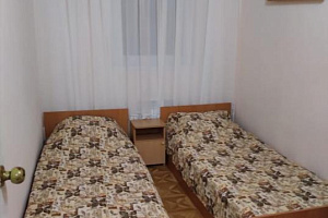 Квартиры Феодосии на месяц, 2-комнатная в частноме Клубный 2 на месяц - снять