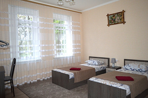 Дома Пятигорска с бассейном, 1-комнатная Нины Попцовой 34 с бассейном - фото