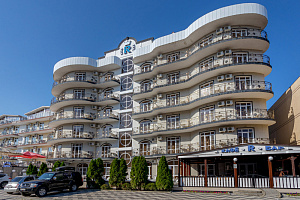 Отели Витязево в центре, "Royal" в центре - фото