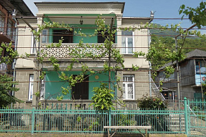 Частный сектор Абхазии с кухней в номере, "У Люси" с кухней в номере - фото