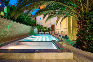 Гостевые дома Адлера с подогреваемым бассейном, "Сириус" с подогреваемым бассейном - фото