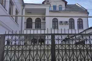 Гостевые дома Евпатории с питанием, "Гости Крыма" с питанием - фото