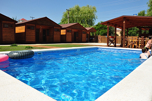 Гостевые дома Сукко с бассейном, "Хуторок" с бассейном - цены
