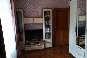 Квартиры Евпатории в центре, 2х-комнатная Гагарина 31 в центре - фото