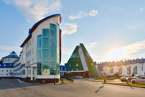 Гостиницы Ханты-Мансийска у парка, "Югорская Долина" у парка - фото