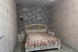 Отели Уфы с джакузи, 2-комнатная Менделеева 10 с джакузи - фото