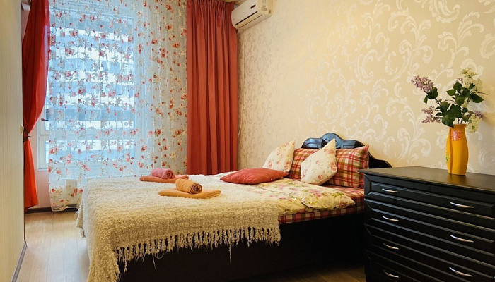 2х-комнатная квартира Сибгата Хакима 60 в Казани - фото 1