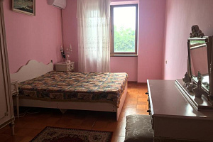 Курорты Абхазии, 3х-комнатная Лакоба 60 кв 16 - фото