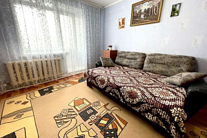 Гостиницы Ханты-Мансийска у автовокзала, 2х-комнатная Мира 65 у автовокзала - забронировать номер
