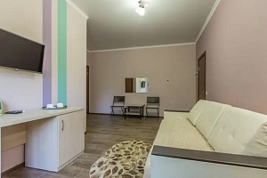 Фото номера «"Люкс" 2х-комнатный 4х-местный», 4