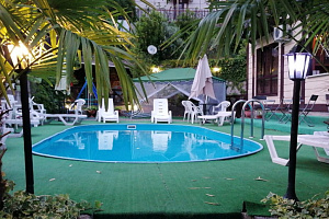 Гостевые дома Якорной щели с бассейном, "Пиратская Пристань" с бассейном - фото