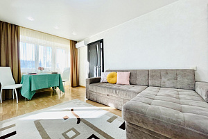 2х-комнатная квартира Мельникайте 103