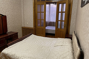 Отели Сухума на набережной, 3х-комнатная Генерала Дбар 12 на набережной - цены