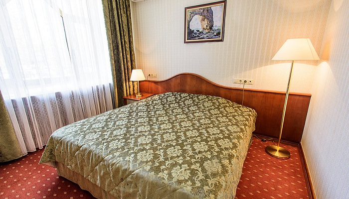 &quot;Нефтяник&quot; гостиница в Альметьевске, ул. Толстого, 11 - фото 1