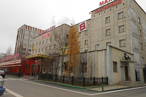 Гостиницы Сургута в центре, "Маяк" в центре - фото