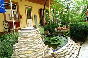 Гостевые дома Новомихайловского с бассейном, "Виктория" с бассейном - фото