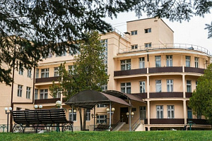 Отели Кисловодска с балконом, "Кисловодский Центральный Военный" с балконом - цены