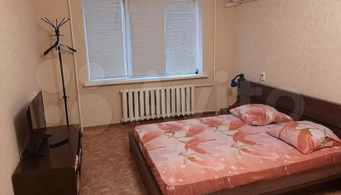 1-комнатная квартира Одоевского 57 в Волгограде - фото 1