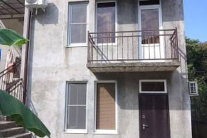 Дома Абхазии на первой береговой линии, частьа под-ключ Лакербай 2/б на первой береговой линии - цены