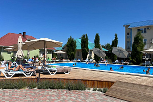 Отели Оленевки с бассейном, "Оленевка" парк-отель с бассейном - фото