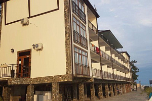 Отели Абхазии с размещением с животными, "Белые Скалы" с размещением с животными - цены
