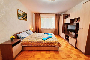 "Бирюзовая" 1-комнатная квартира