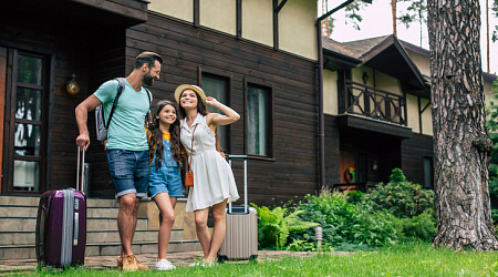 Лучшие гостевые дома Адлера для семей с детьми — рейтинг 2026