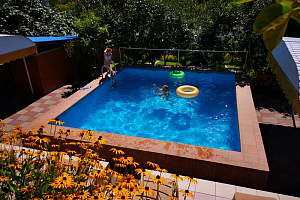 Гостевые дома Ольгинки с бассейном, "Солнечная 39"  с бассейном - цены