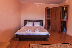 Гостиницы Тюмени с джакузи, 1-комнатная Шиллера 46к3 с джакузи - цены