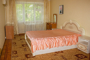 3х-комнатная квартира Воровского 20 эт 3