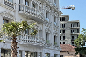 Отели Сухума на набережной, "Grand Hotel Sukhum" на набережной - фото
