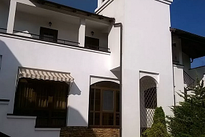 Гостевые дома Криницы с бассейном, "Кипарис" с бассейном - фото